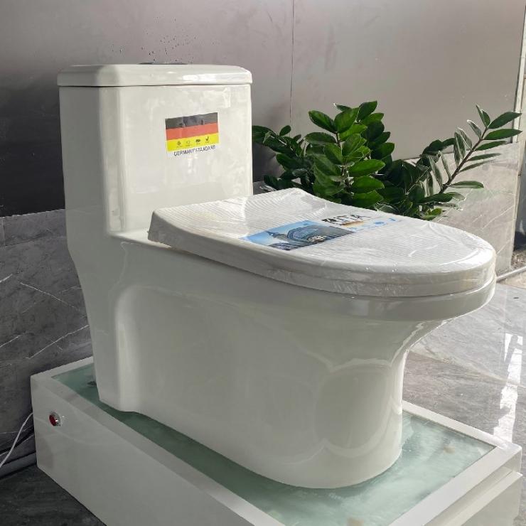 bồn cầu 1 khối 1005